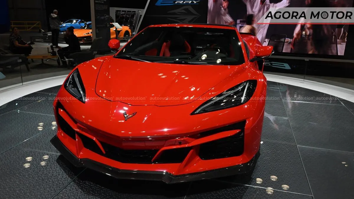 Chevrolet Corvette E-Ray rouba a cena no Salão de Nova York