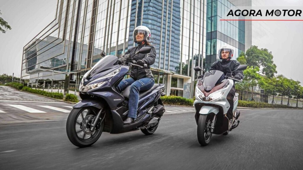 Foto de duas Honda Elite