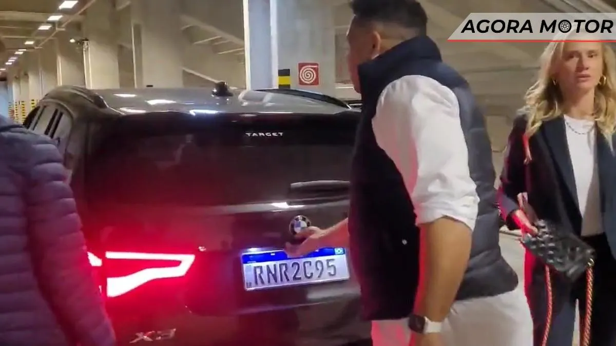 E aí Ronaldo? Lei permite levar passageiros no porta-malas do carro? E aí Ronaldo? Lei permite levar passageiros no porta-malas do carro?