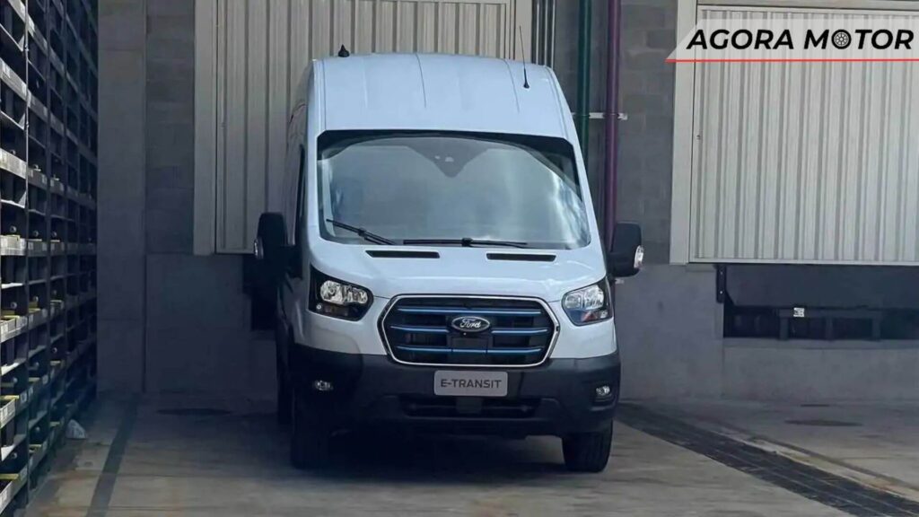 Foto de uma E-Transit