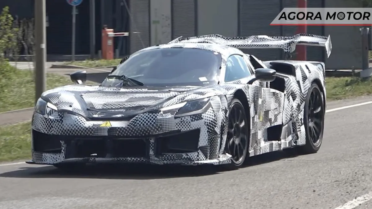 Novo Hipercarro da Ferrari é visto rodando: enorme asa traseira chama a atenção Novo Hipercarro da Ferrari é visto rodando: enorme asa traseira chama a atenção