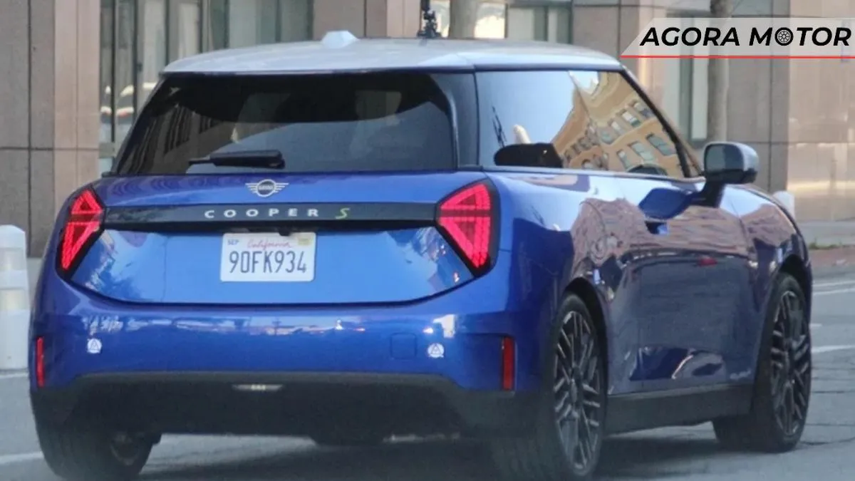 Novo Mini Cooper é flagrado na gravação de comercial e tem design polêmico Novo Mini Cooper é flagrado na gravação de comercial e tem design polêmico