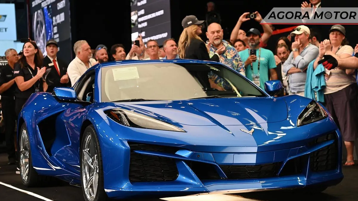 O 1º Corvette E-Ray do mundo foi vendido por mais de 1 milhão de dólares O 1º Corvette E-Ray do mundo foi vendido por mais de 1 milhão de dólares