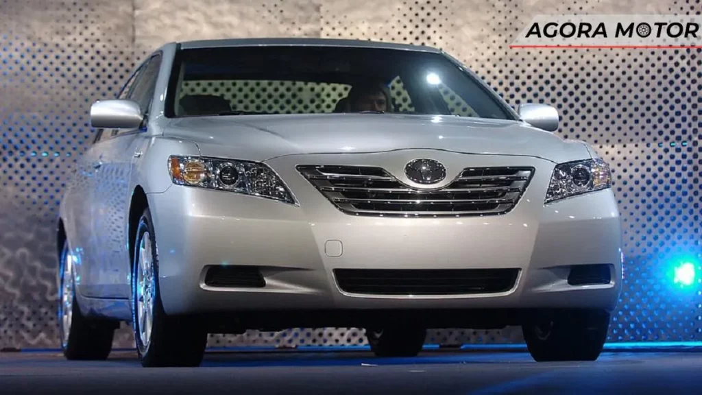 Os 5 principais anos que você deve evitar do Toyota Camry, de acordo com os motoristas