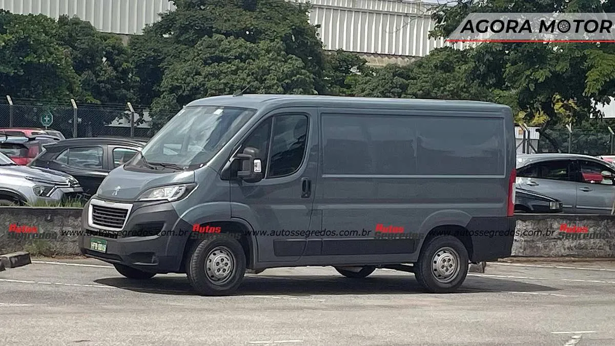 Peugeot Boxer e Citroën Jumper terão versões para até 20 pessoas