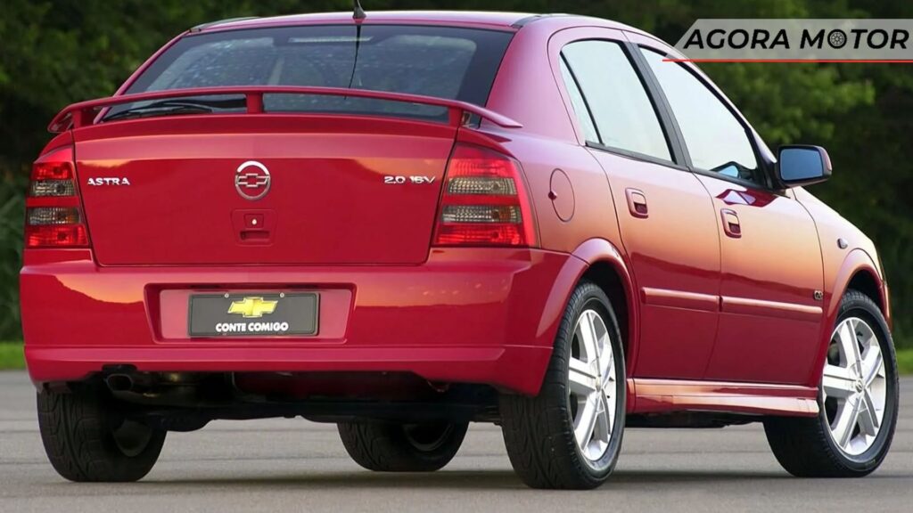 Chevrolet Astra Hatchback.