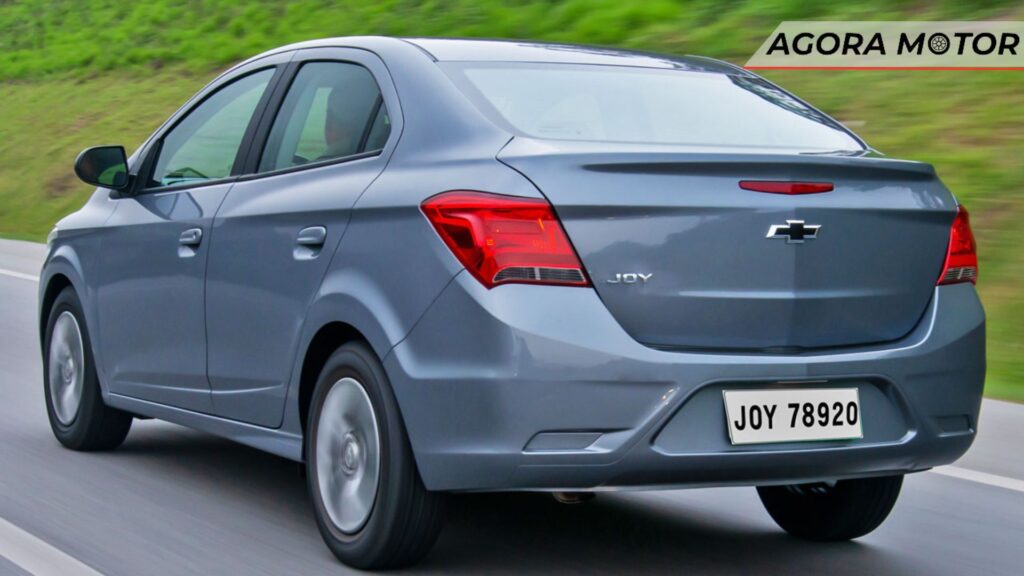 Traseira do Chevrolet Prisma.