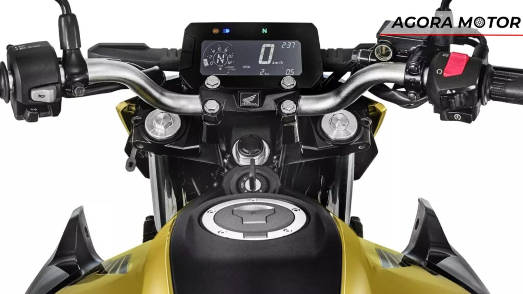 Painel da CB 300.