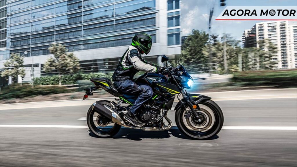 Kawasaki Z400 2024.