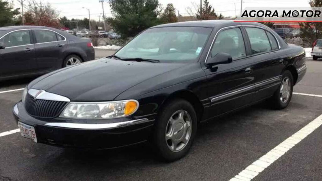 Lincoln Continental de 9ª geração - média de US $ 3.000 (R$ 14.970)
