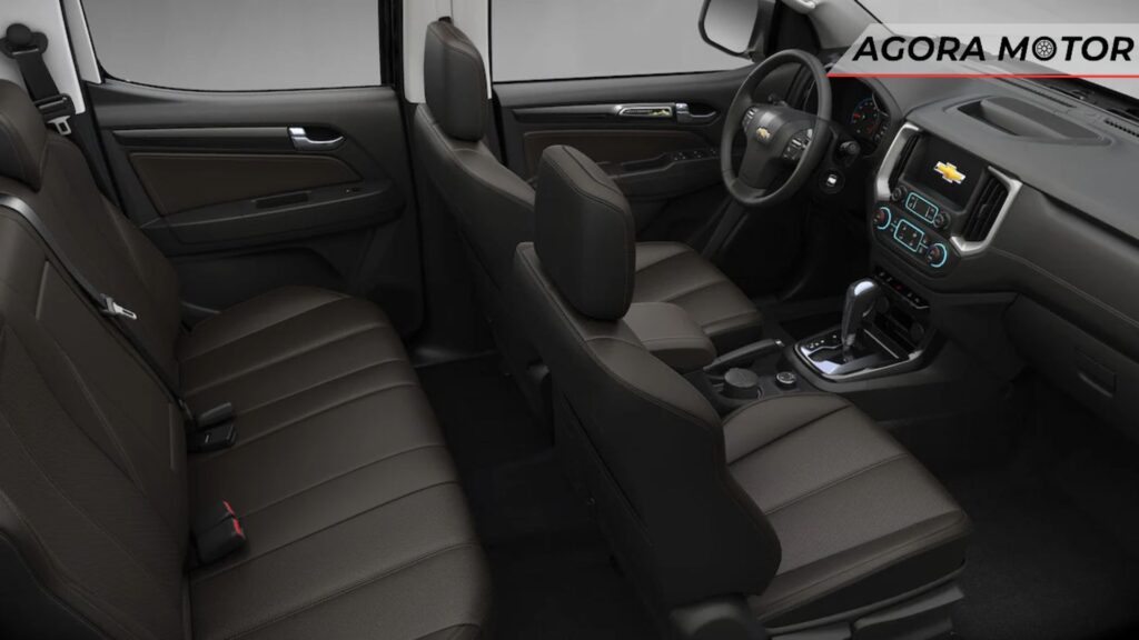 Interior da S10 2024.