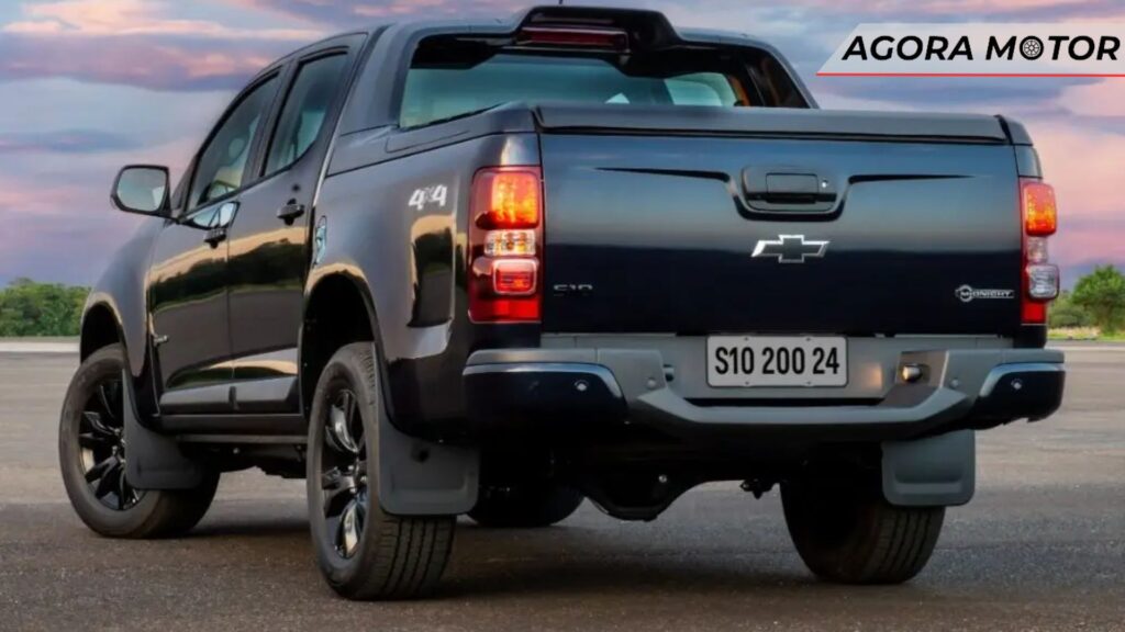 Traseira da S10 Midnight.