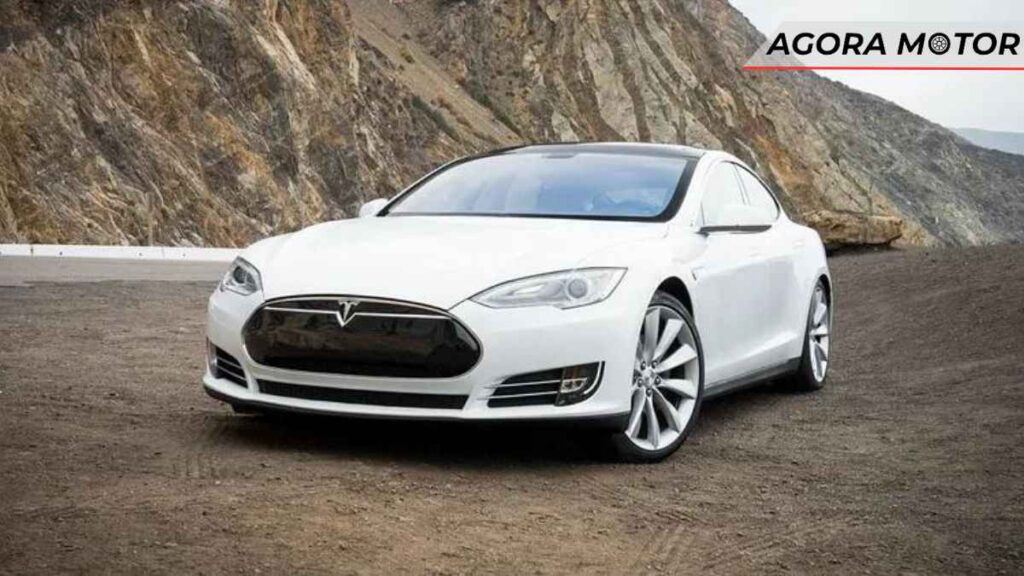 Tesla Model S 85D Sedan 2015 por $34,333 (R$ 169.261) – 0-100 em 4.2 segundos!
