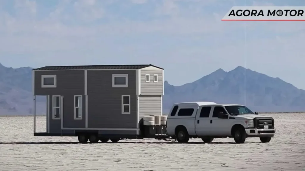 Assista esta casa minúscula da estrada se transformar em uma casa de 2 andares