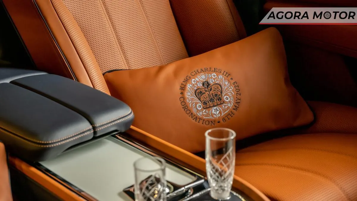 Bentley faz almofadas de edição limitada para comemorar a coroação do rei Charles III Bentley faz almofadas de edição limitada para comemorar a coroação do rei Charles III