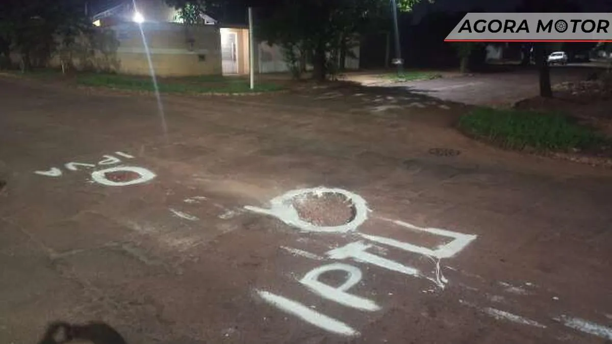 Buracos que cortam pneus são batizados de IPTU e IPVA em capital Brasileira