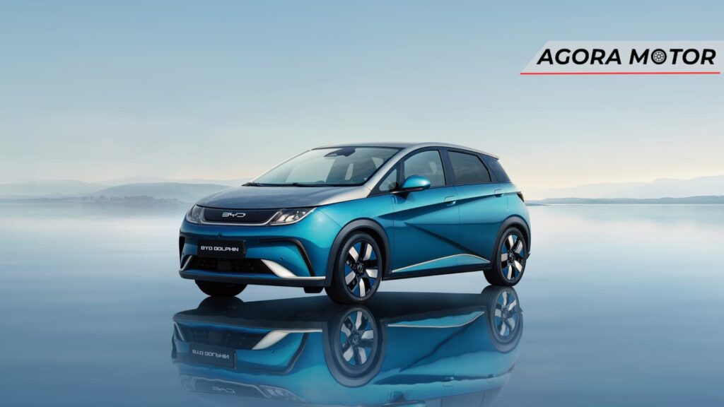 Foto de um BYD Dolphin 2024 azul.