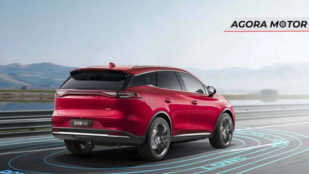Foto do BYD Tan 2024 vermelho