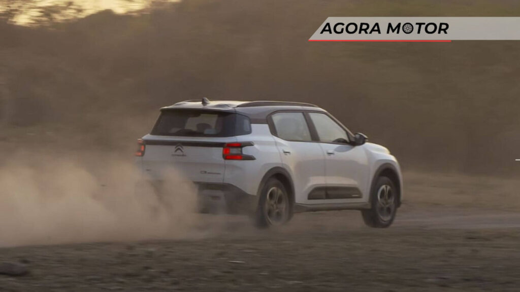 foto de parte de trás de um C3 Aircross 2024 banco em movimento