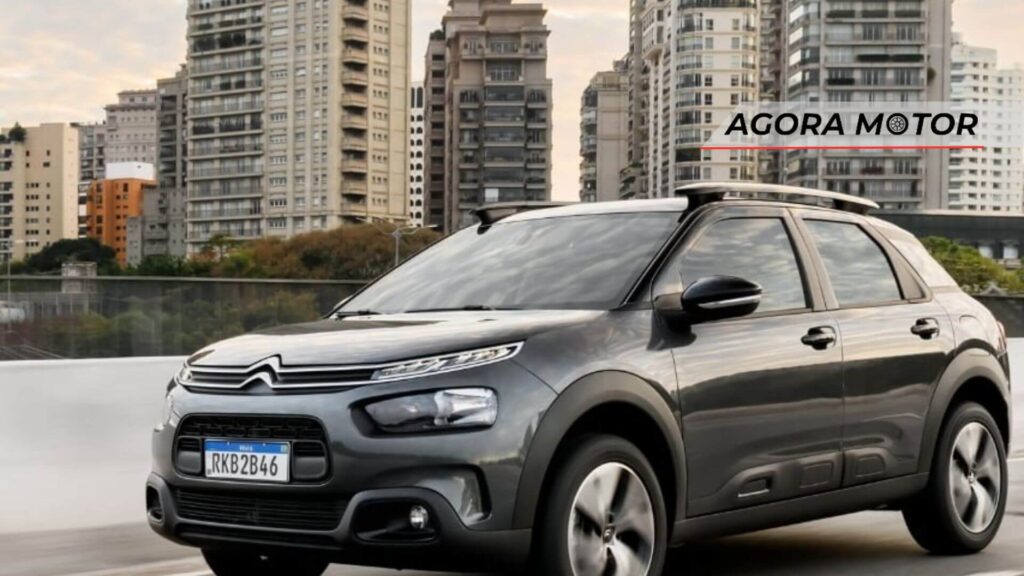 Citroën C4 Cactus 2024, andando em uma rodovia