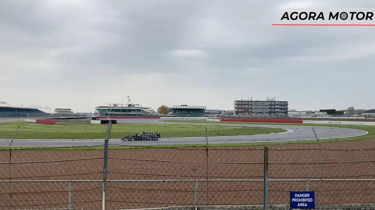 Este é provavelmente o carro F2 modificado que Brad Pitt usará em seu filme de F1