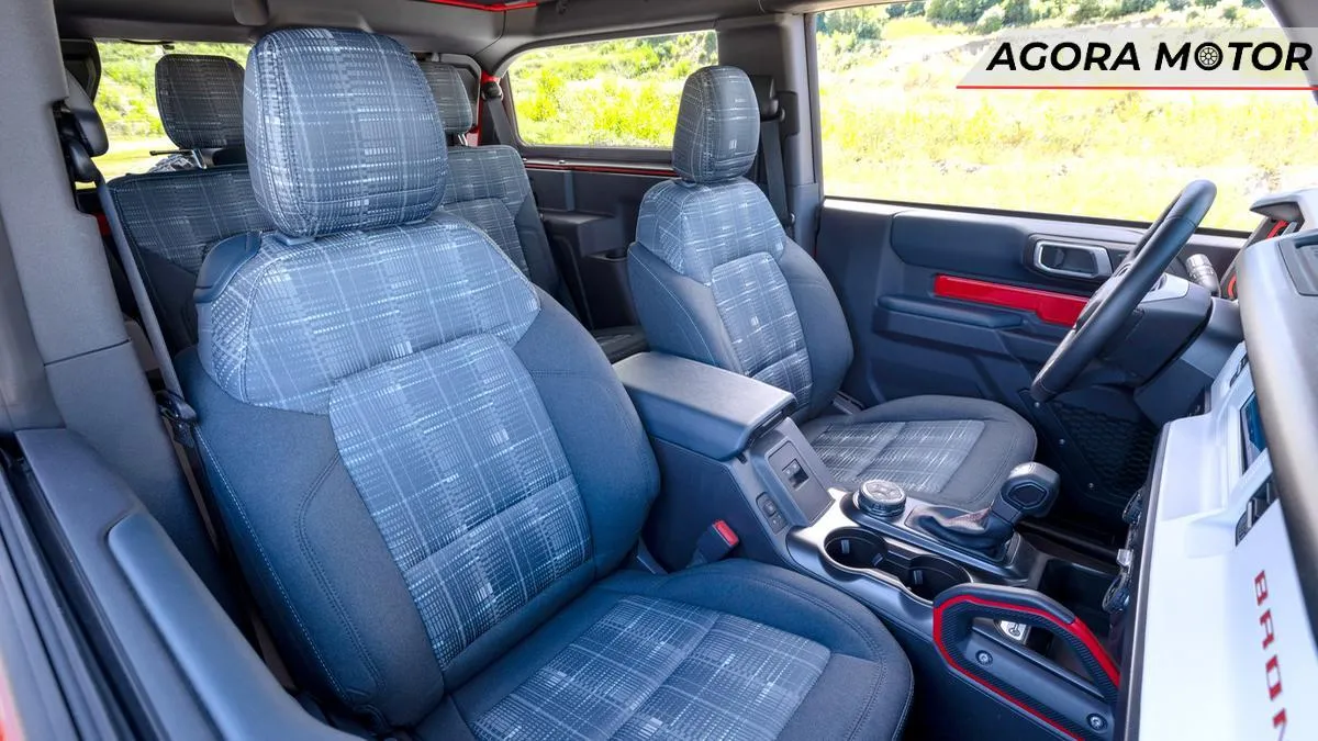 Ford Bronco faz recall porque as fivelas do cinto de segurança são muito difíceis de alcançar