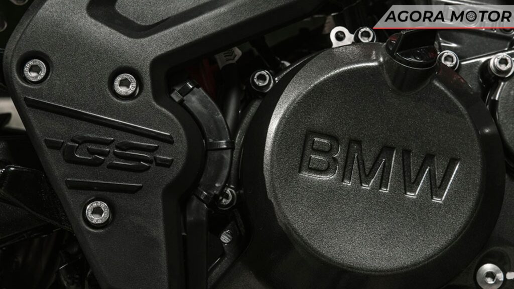 G 310 GS 2024 foco no logo da BMW