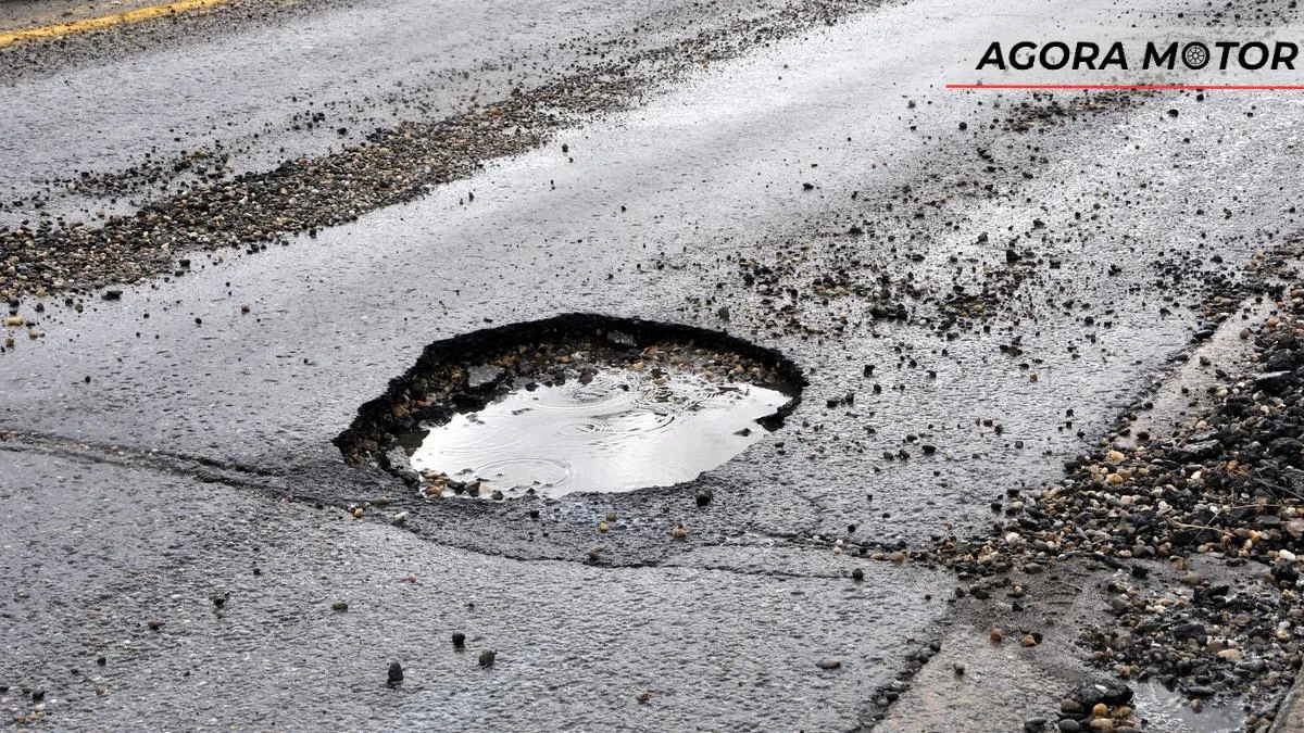 Idoso tapa buraco em rodovia na Itália e é multado