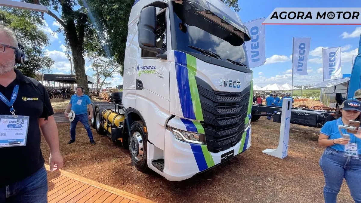 Iveco apresenta em feira um S-Way movido a GNV, que chega no final do ano Iveco apresenta em feira um S-Way movido a GNV, que chega no final do ano