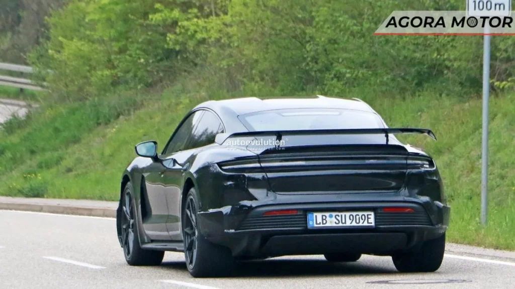 Novo flagra do Porsche Taycan Turbo GT revela mais detalhes do modelo de + de 1.000 cv
