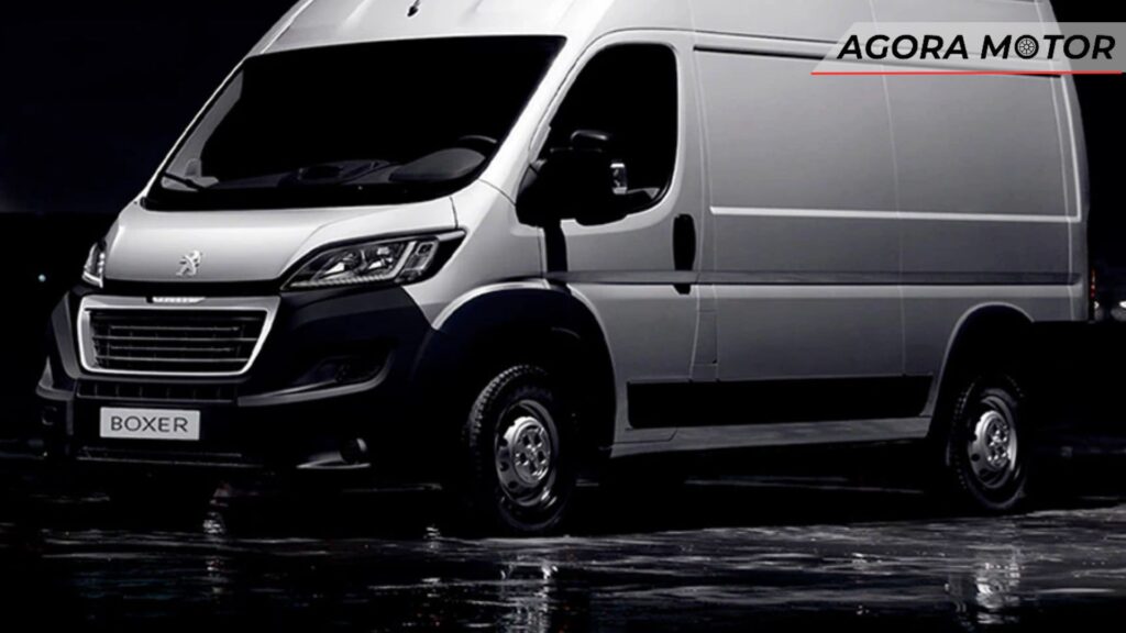 Boxer 2024 branca com detalhes em preto