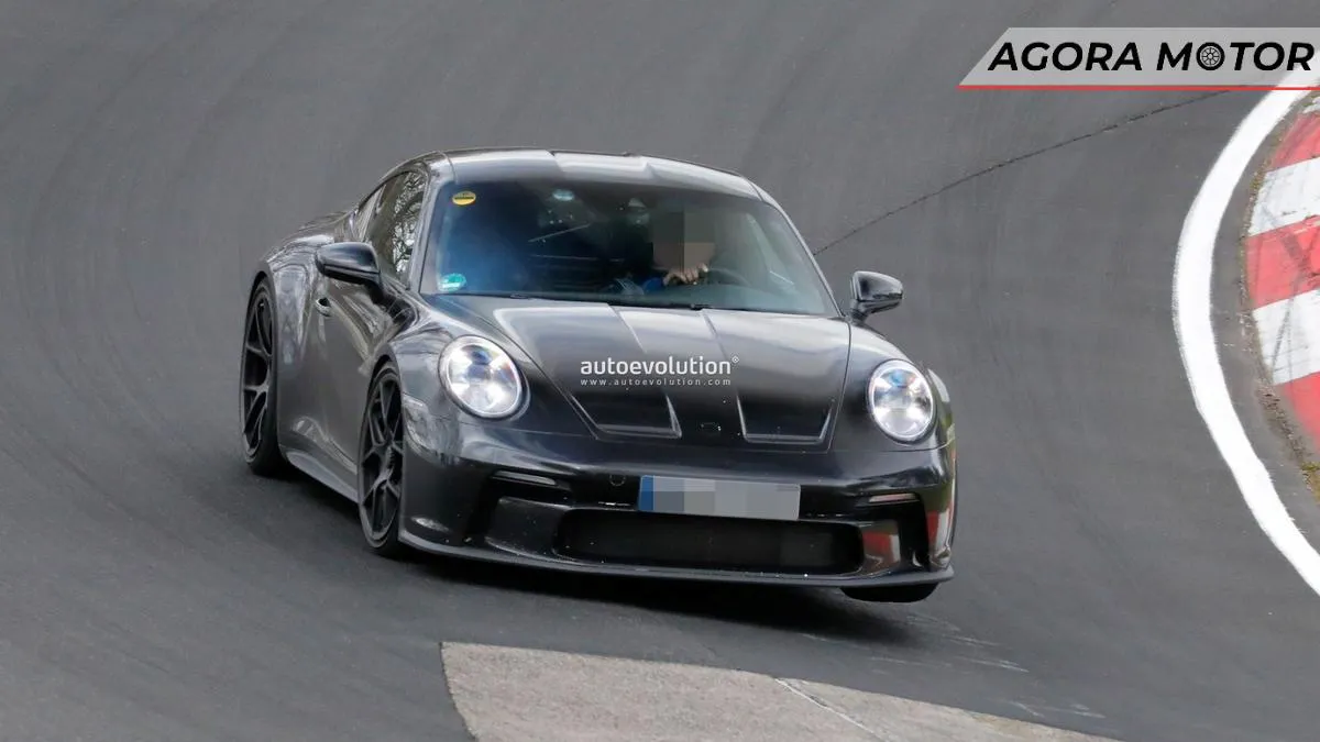 Possível novo Porsche 911 ST 2024 fotografado em Nürburgring Possível novo Porsche 911 ST 2024 fotografado em Nürburgring