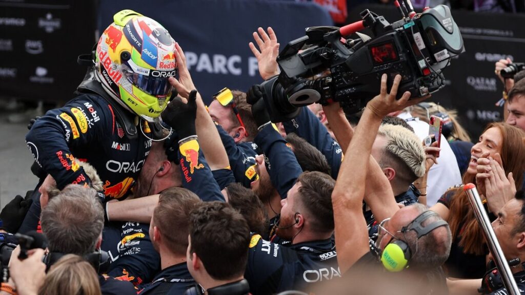 Red Bull comemorando