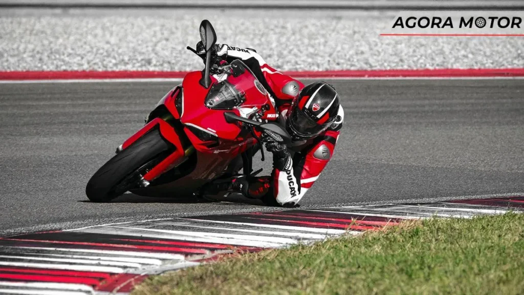SuperSport 950 é a moto esportiva da Ducati adequada para pilotos novos e experientes