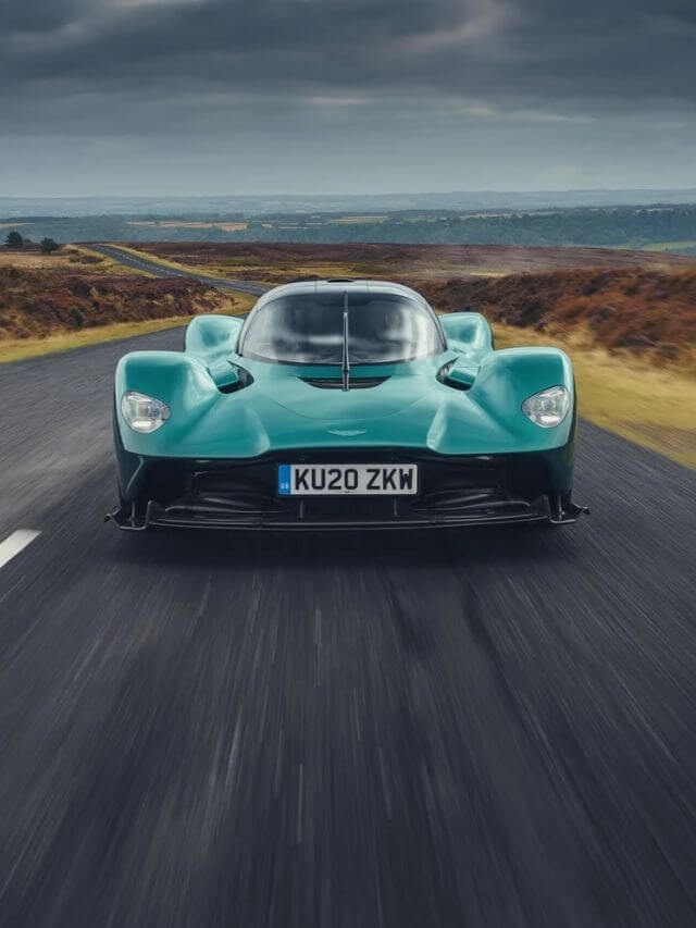 Frente do Aston Martin Valkyrie 2023.