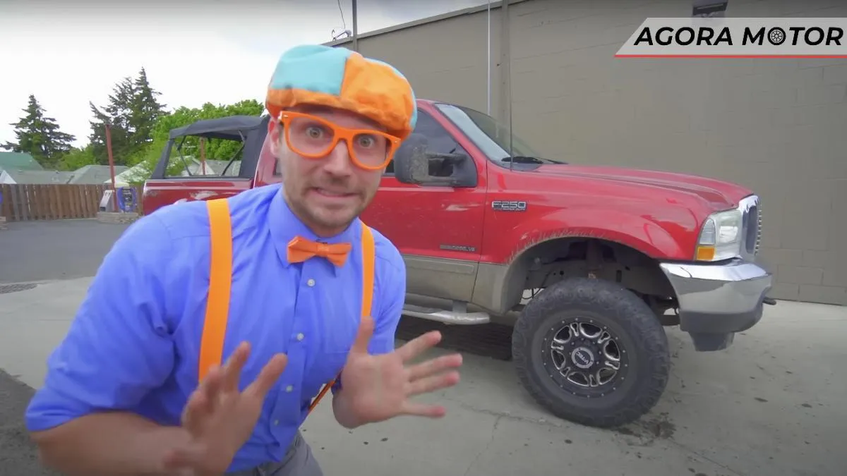 Youtuber Blippi nos persegue em todo o lugar, e ensina as crianças a limpar carros