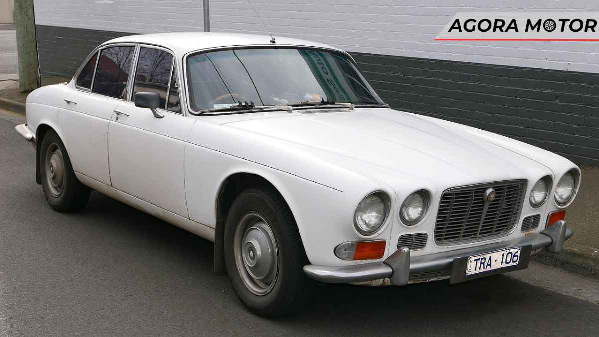 Bill Gates mostra sua coleção de carros cheia de Porsches