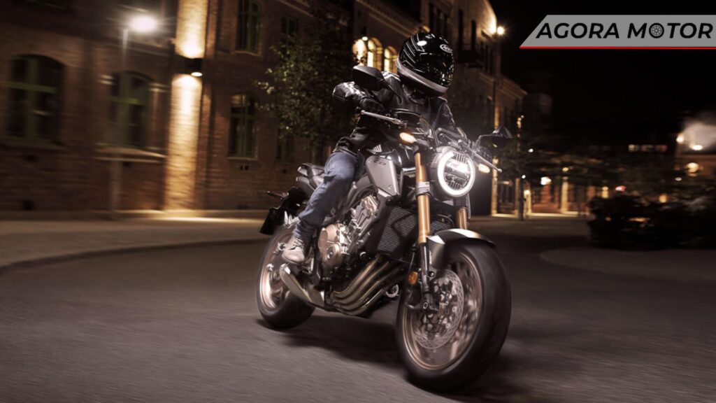 Cb 650R na rua.