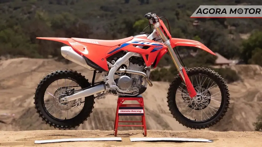 Lateral da CRF 450 2024.