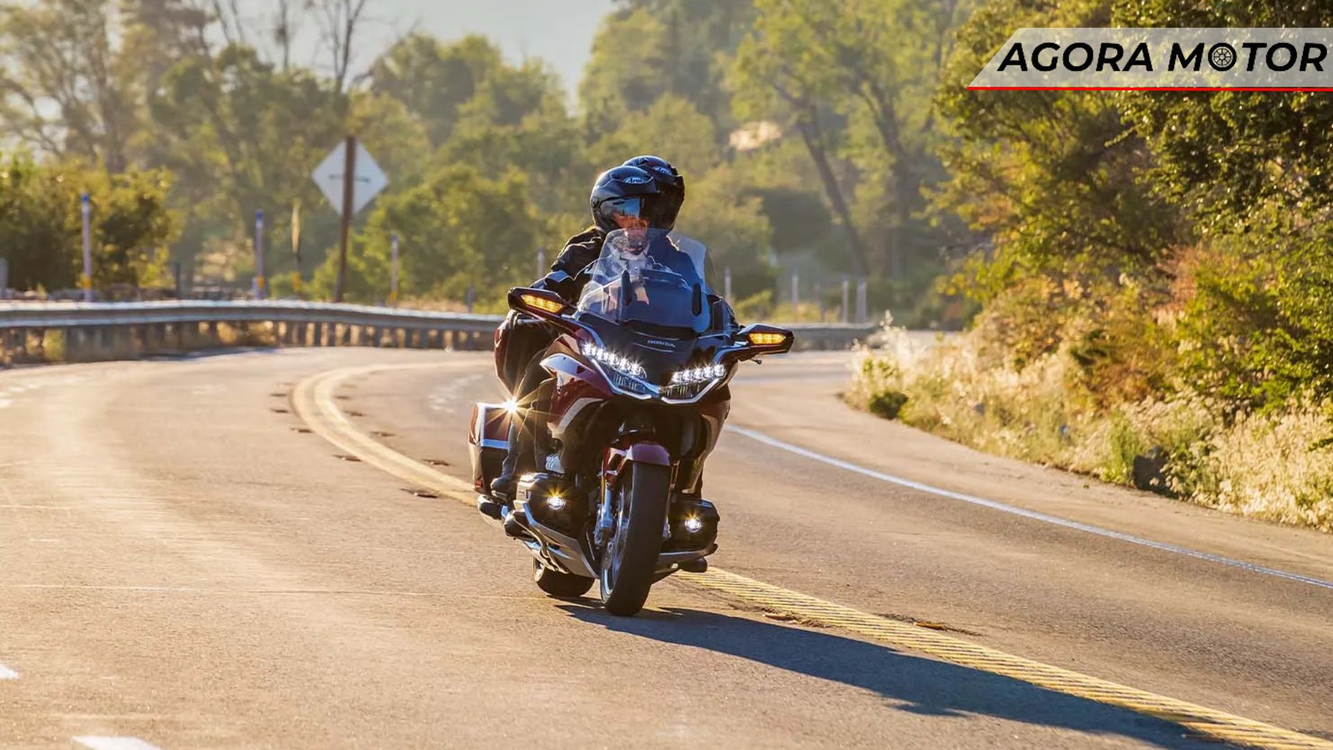 Frente da Honda Gold Wing Tour 1800 2024.