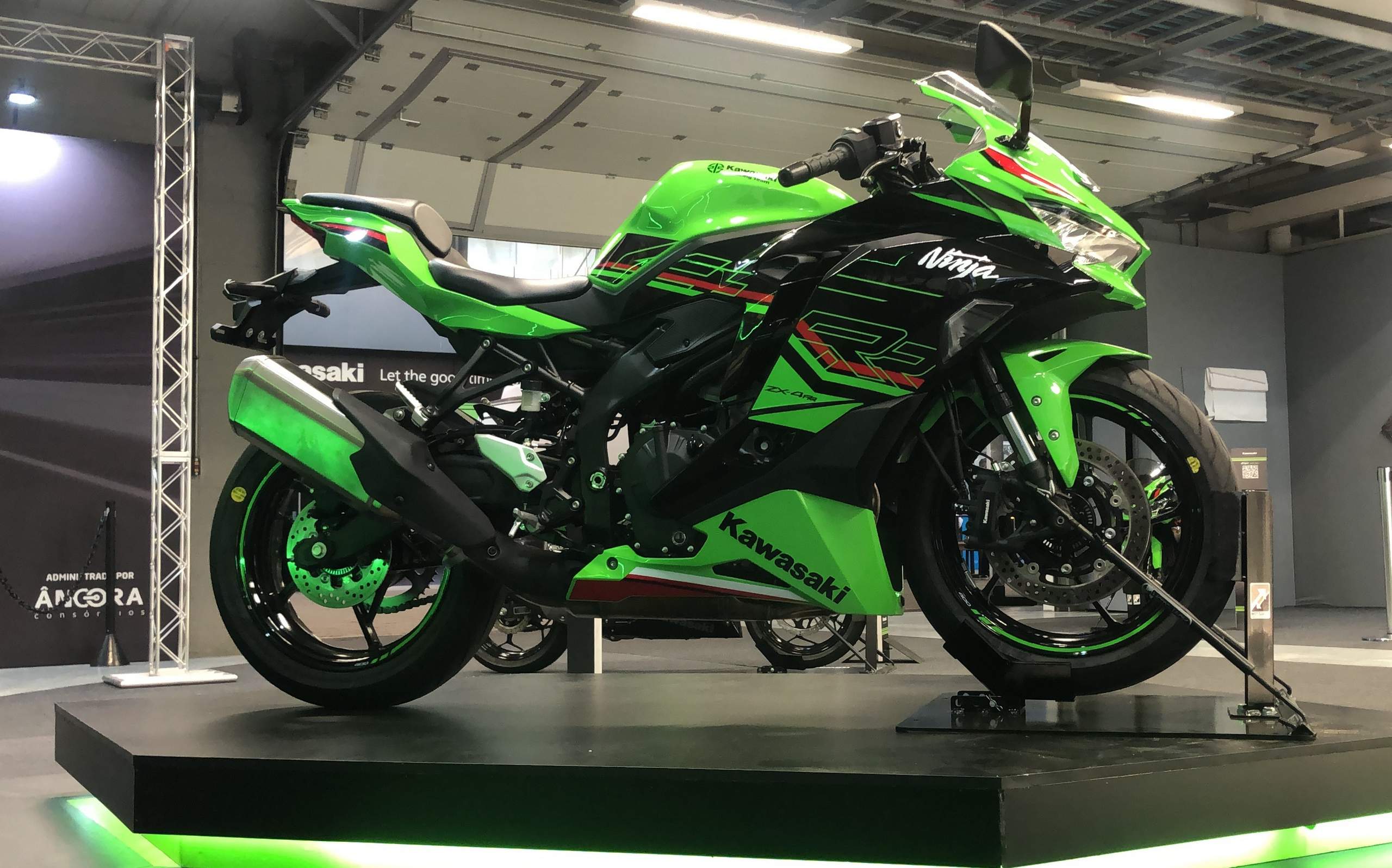 Kawasaki Ninja ZX-4R chega ao Brasil este ano, e com novidades da Ninja 650 e Z650 2024