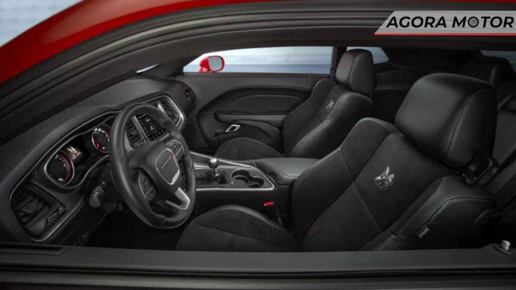 Os Dodge Challenger Hellcats está de volta à venda com câmbio manual, mas eles não ficam por muito tempo!