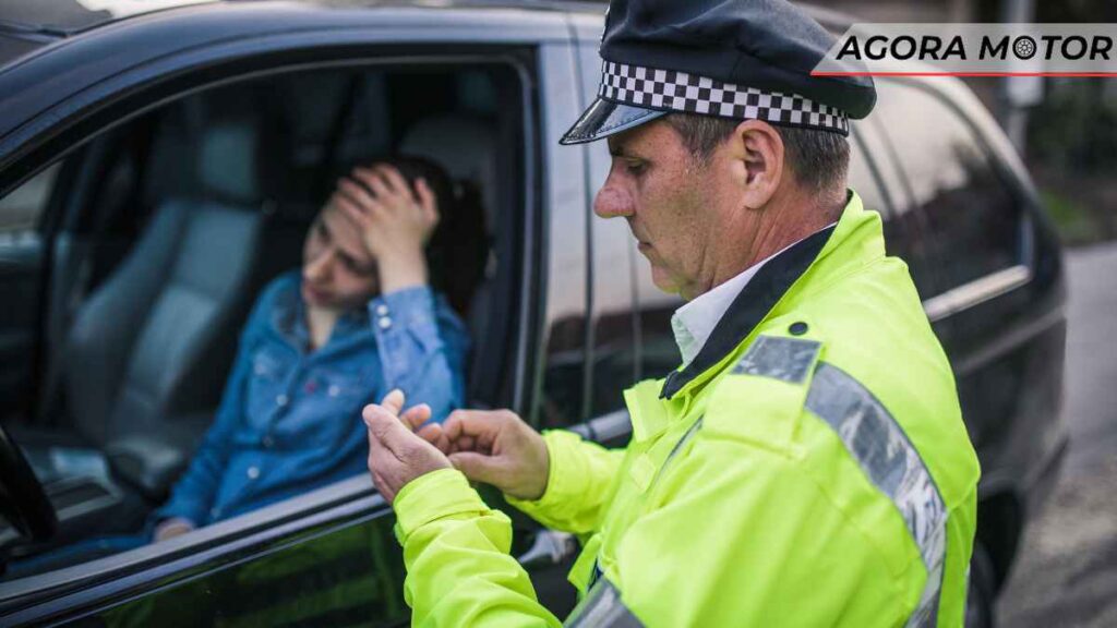 Qual a multa para quem dirige sem possuir CNH?