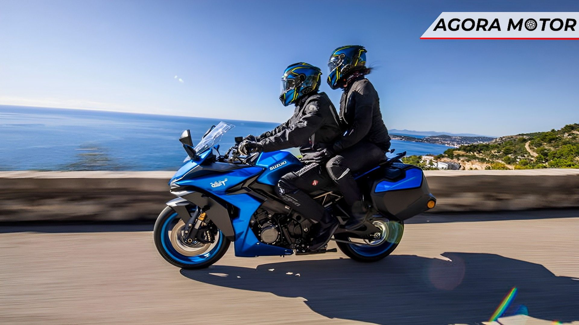 Lateral da Suzuki GSX-S1000 GT 2024 .