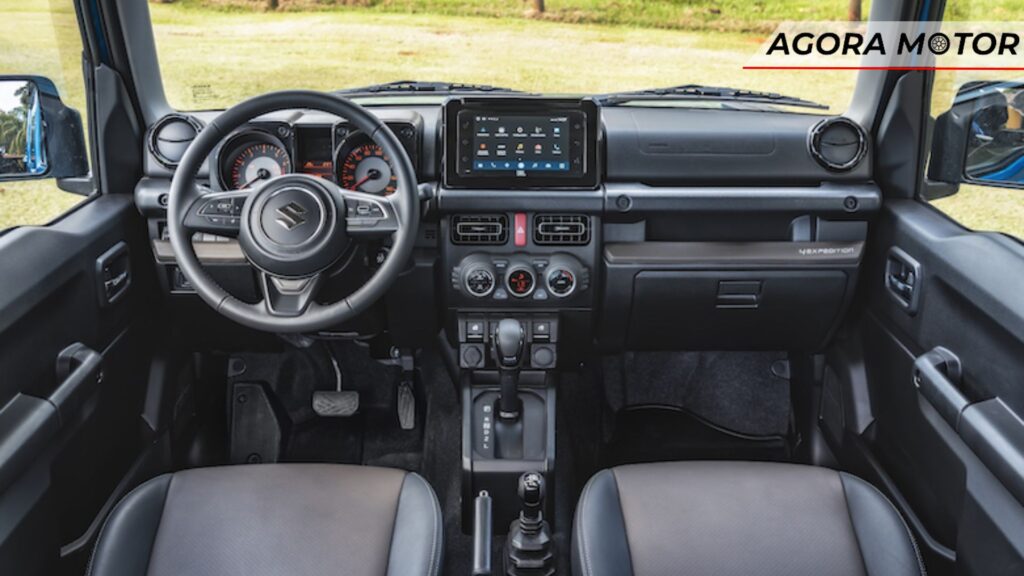 Painel do Jimny 2024.