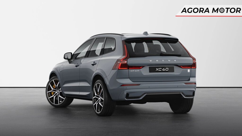 Traseira do Volvo XC60 2024.