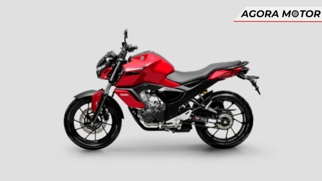 Fazer FZ15 vermelha.