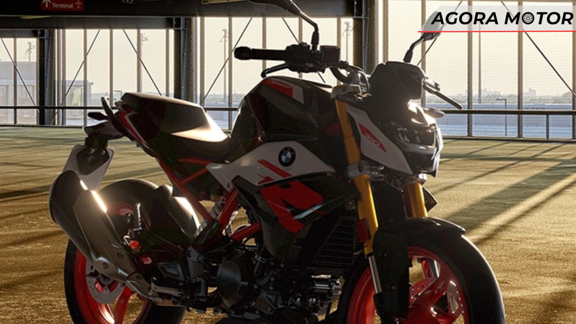 G 310 R 2024 com detalhes nas cores.