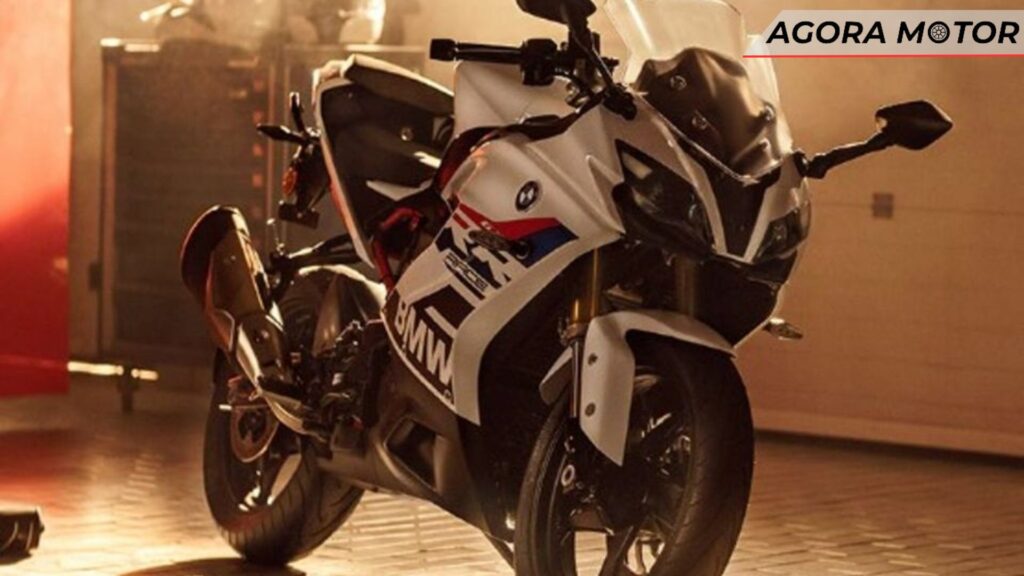 G 310 RR 2024 branca com detalhes em auzl e vermelho
