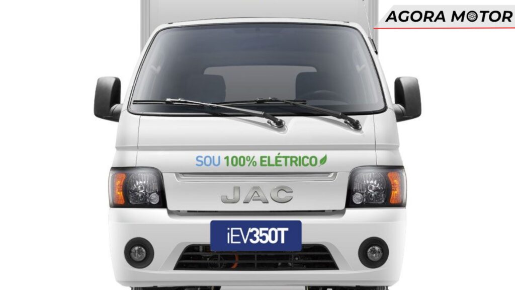 Foto frontal de um iEV 350T 2024